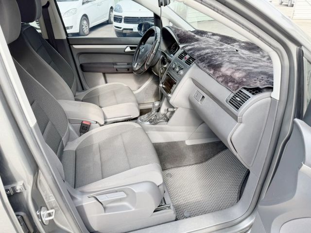 七人座 無重大事故 無泡水 里程保證  實跑10萬多公里 配備:  衛星導航  倒車顯影  車頂架  第11張相片