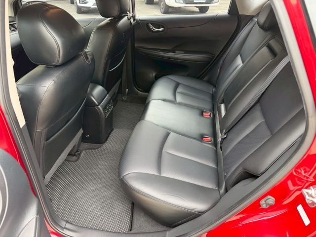 優質車款 小車大空間 倒車顯影 導航 藍芽 基本該有的他都有  第14張相片