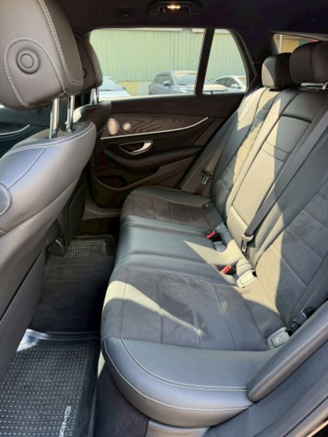 23P 柏林之音 360環景 免鑰匙 AMG內裝及外觀套件 MBUX車載系統  第11張相片