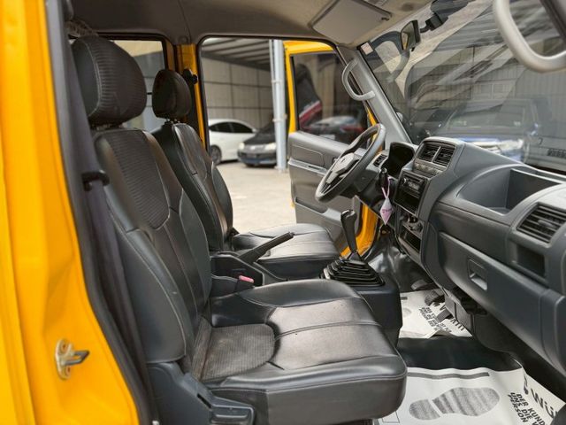 2人座廂式貨車 里程實跑9萬 里程保證  第7張相片