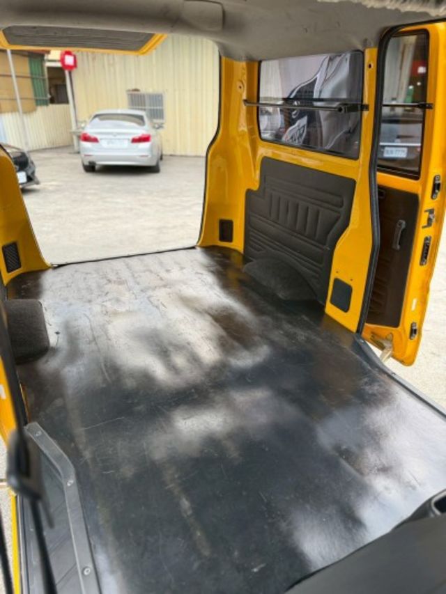 2人座廂式貨車 里程實跑9萬 里程保證  第8張相片