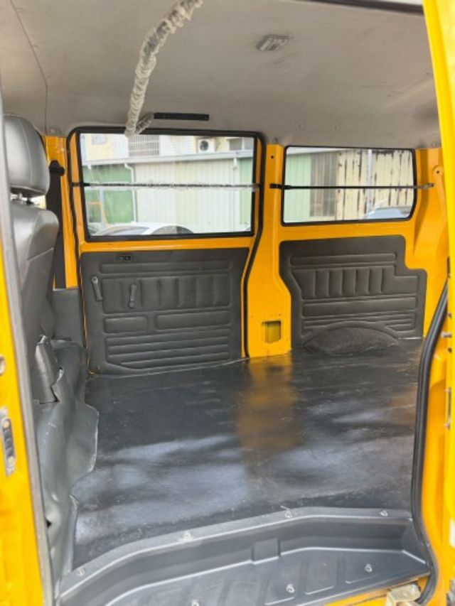 2人座廂式貨車 里程實跑9萬 里程保證  第10張相片