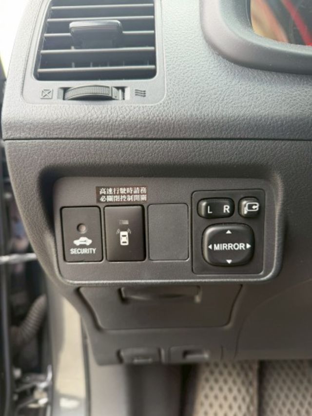 里程僅跑12萬多公里  原版件 恆溫 HID頭燈  第12張相片