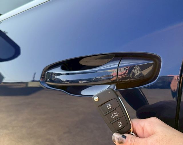 原廠保養 原版件 配備超滿 只跑5萬多公里 里程保證  第8張相片