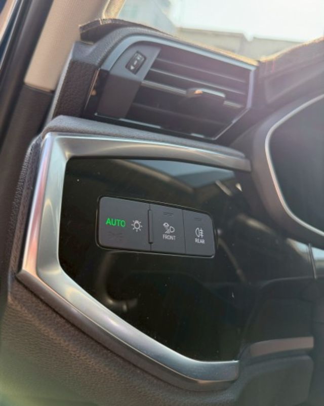 原廠保養 原版件 配備超滿 只跑5萬多公里 里程保證  第18張相片