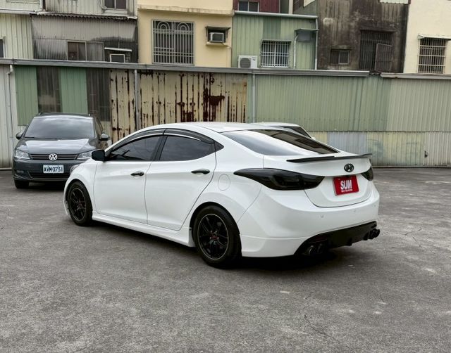 原版件 有改排氣管閥門 氣氛燈 鋁圈 安卓機 空力套件  第3張相片