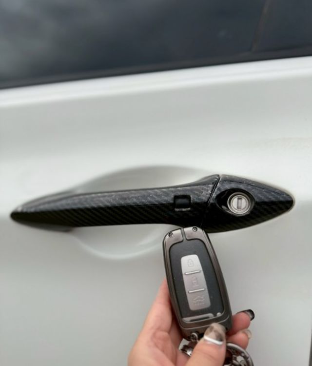 原版件 有改排氣管閥門 氣氛燈 鋁圈 安卓機 空力套件  第8張相片