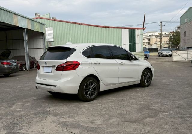 原版件 小改款 倒車顯影 定速 雙區恆溫 免鑰匙系統  第4張相片