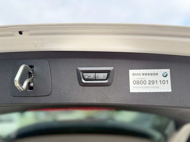 原版件 小改款 倒車顯影 定速 雙區恆溫 免鑰匙系統  第6張相片