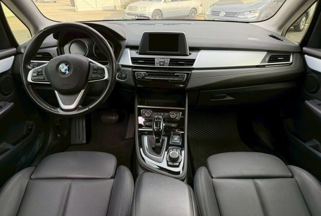 原版件 小改款 倒車顯影 定速 雙區恆溫 免鑰匙系統  第8張相片