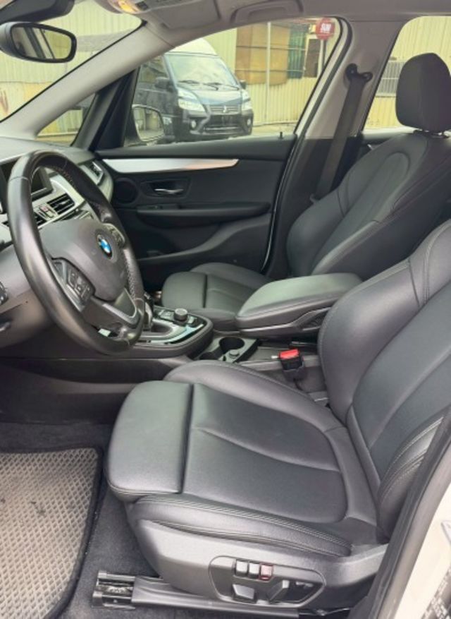 原版件 小改款 倒車顯影 定速 雙區恆溫 免鑰匙系統  第9張相片