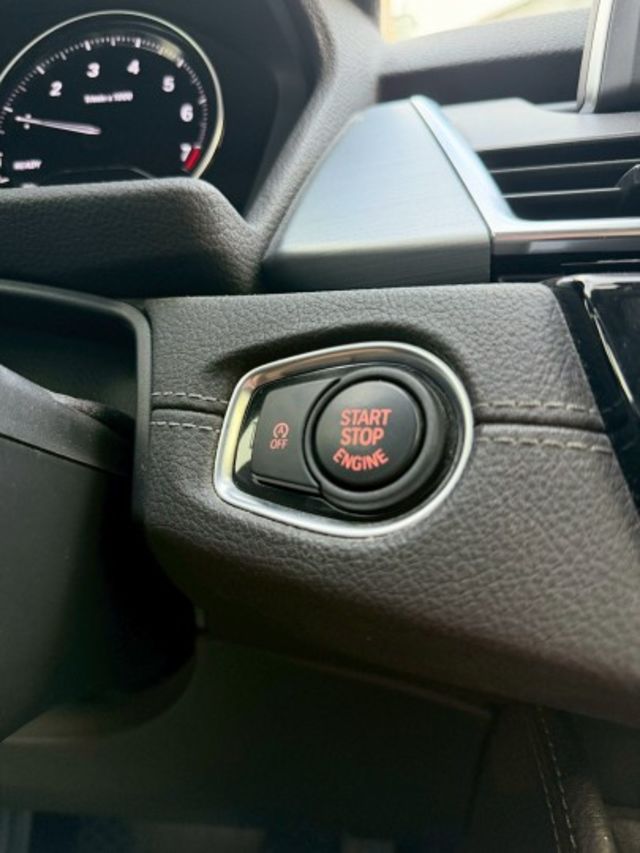 原版件 小改款 倒車顯影 定速 雙區恆溫 免鑰匙系統  第16張相片