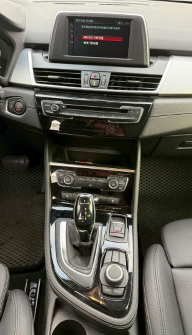 原版件 小改款 倒車顯影 定速 雙區恆溫 免鑰匙系統  第19張相片