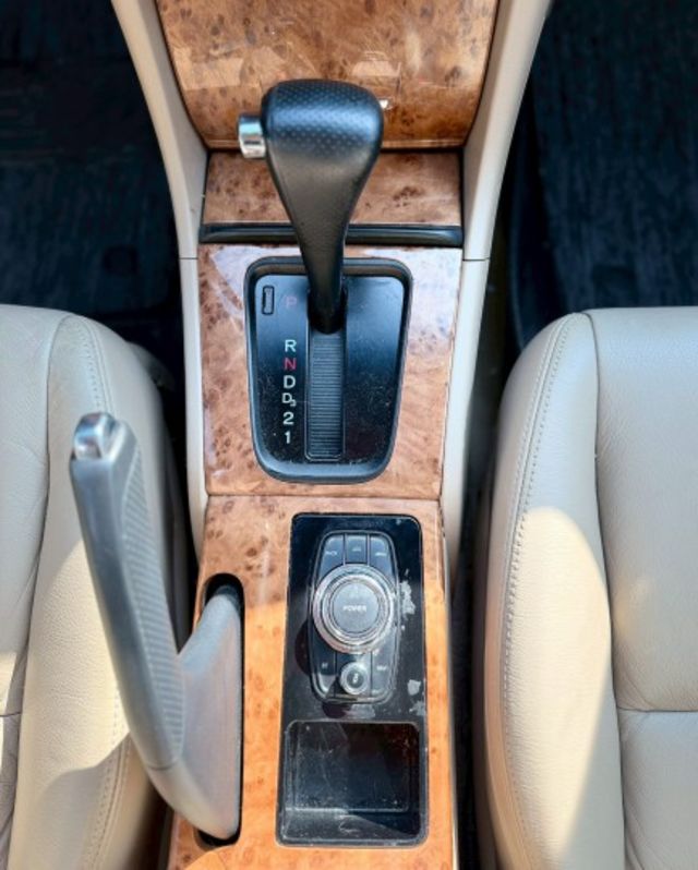 里程僅跑13萬多公里 有安卓機 胎壓偵測 倒車顯影 衛星導航 內外非常漂亮  第12張相片