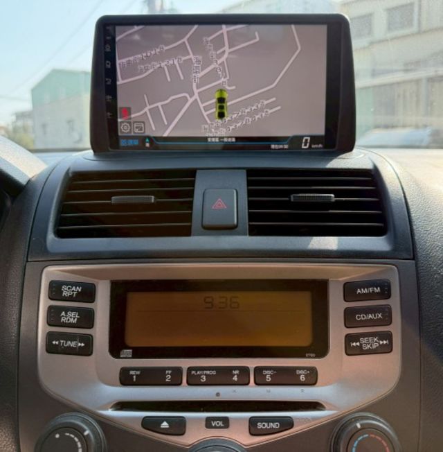 里程僅跑13萬多公里 有安卓機 胎壓偵測 倒車顯影 衛星導航 內外非常漂亮  第13張相片