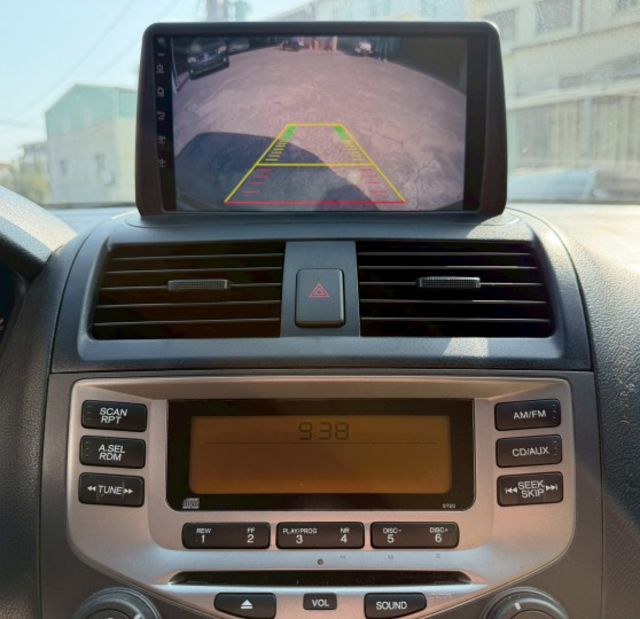 里程僅跑13萬多公里 有安卓機 胎壓偵測 倒車顯影 衛星導航 內外非常漂亮  第14張相片