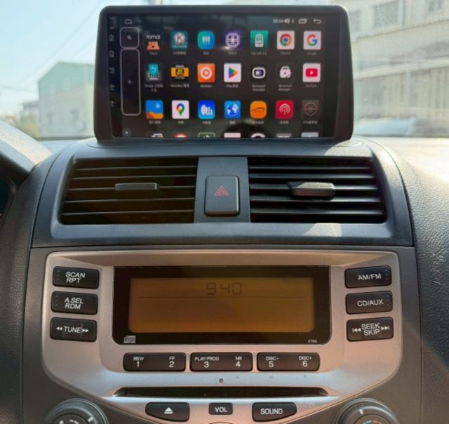 里程僅跑13萬多公里 有安卓機 胎壓偵測 倒車顯影 衛星導航 內外非常漂亮  第17張相片