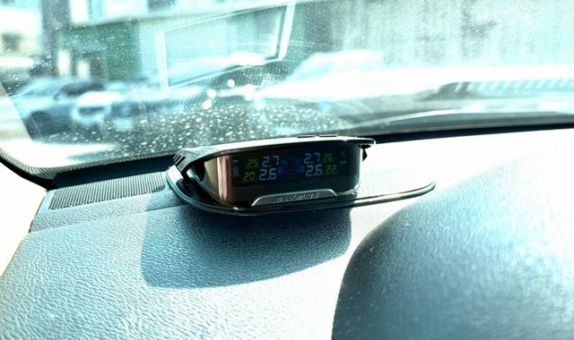 里程僅跑13萬多公里 有安卓機 胎壓偵測 倒車顯影 衛星導航 內外非常漂亮  第19張相片