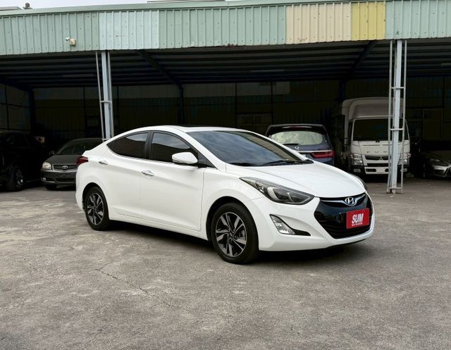 一手車 原版件 英倫特仕版 有免鑰匙系統 天窗 定速 里程僅跑7萬多  第1張相片