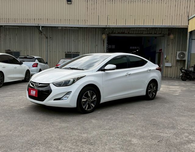 一手車 原版件 英倫特仕版 有免鑰匙系統 天窗 定速 里程僅跑7萬多  第2張相片