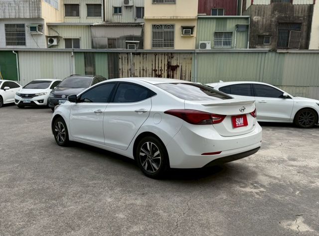 一手車 原版件 英倫特仕版 有免鑰匙系統 天窗 定速 里程僅跑7萬多  第3張相片