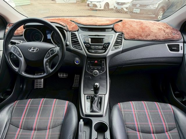 一手車 原版件 英倫特仕版 有免鑰匙系統 天窗 定速 里程僅跑7萬多  第7張相片