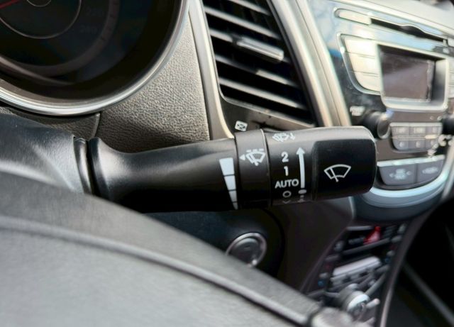 一手車 原版件 英倫特仕版 有免鑰匙系統 天窗 定速 里程僅跑7萬多  第16張相片