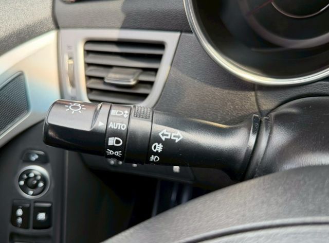 一手車 原版件 英倫特仕版 有免鑰匙系統 天窗 定速 里程僅跑7萬多  第17張相片