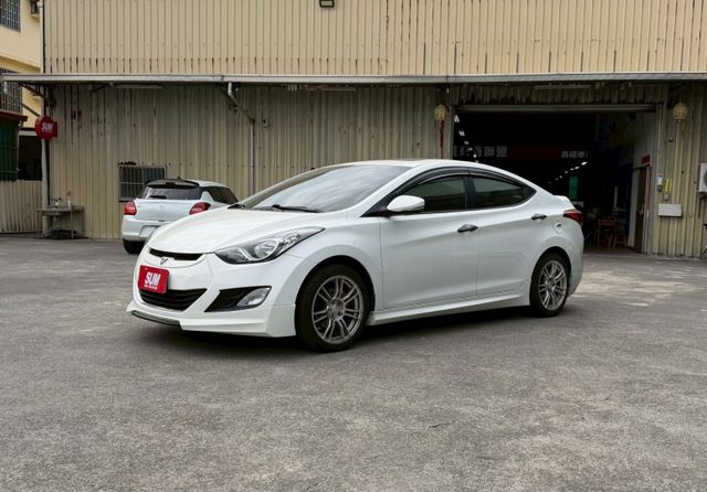 一手車 原版件 旗艦版 有免鑰匙系統 天窗 定速 雙區恆溫控制  第2張相片