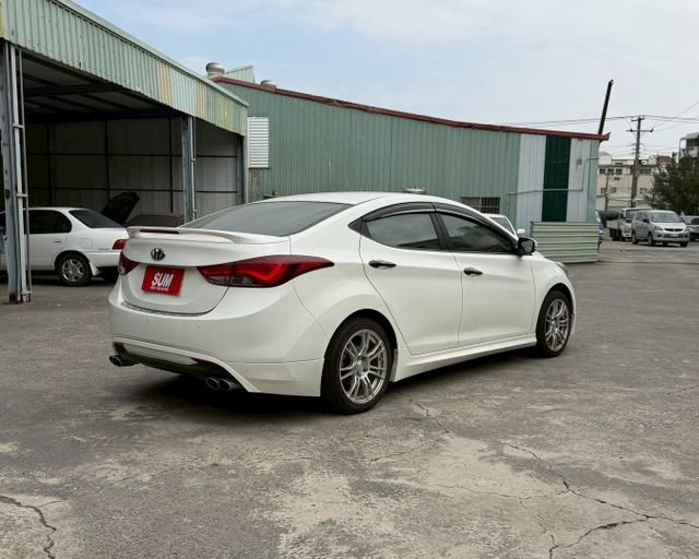 一手車 原版件 旗艦版 有免鑰匙系統 天窗 定速 雙區恆溫控制  第4張相片