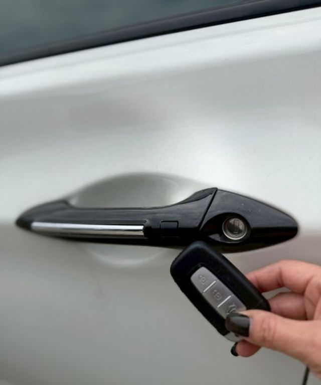 一手車 原版件 旗艦版 有免鑰匙系統 天窗 定速 雙區恆溫控制  第6張相片