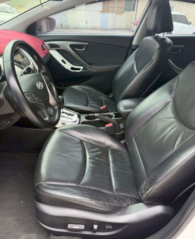 一手車 原版件 旗艦版 有免鑰匙系統 天窗 定速 雙區恆溫控制  第8張相片