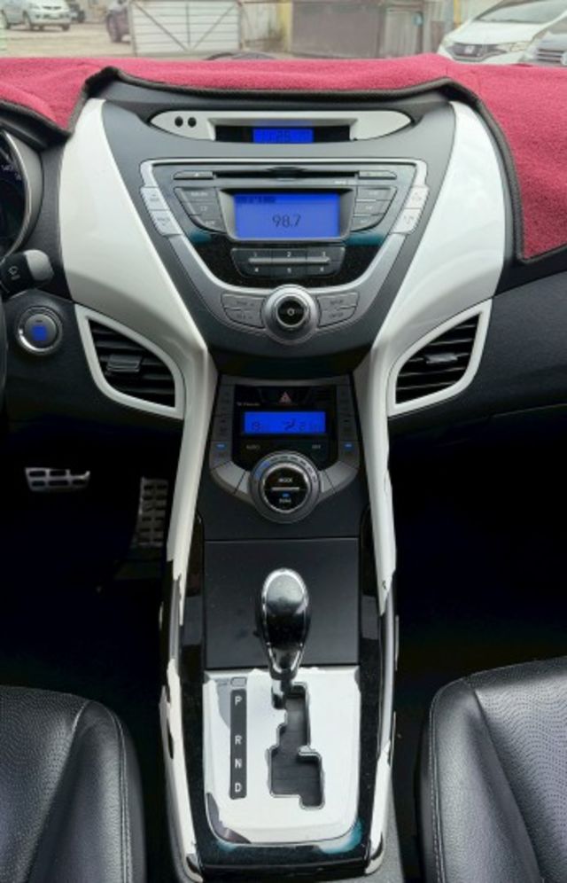 一手車 原版件 旗艦版 有免鑰匙系統 天窗 定速 雙區恆溫控制  第17張相片