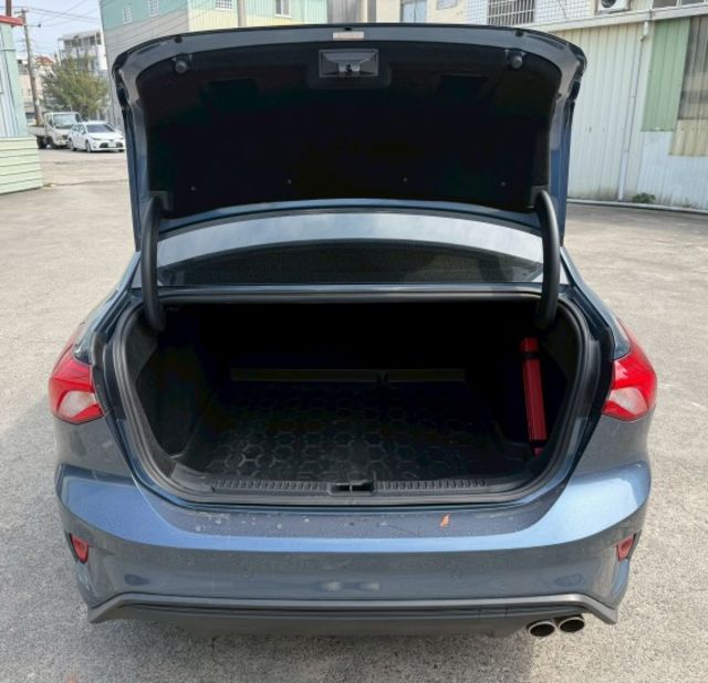 一手車 原鈑件 原廠保養 有ACC跟車 換檔撥片 倒車顯影 免鑰匙  第5張相片