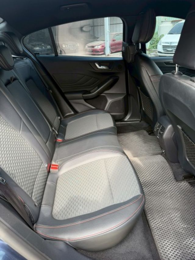 一手車 原鈑件 原廠保養 有ACC跟車 換檔撥片 倒車顯影 免鑰匙  第12張相片