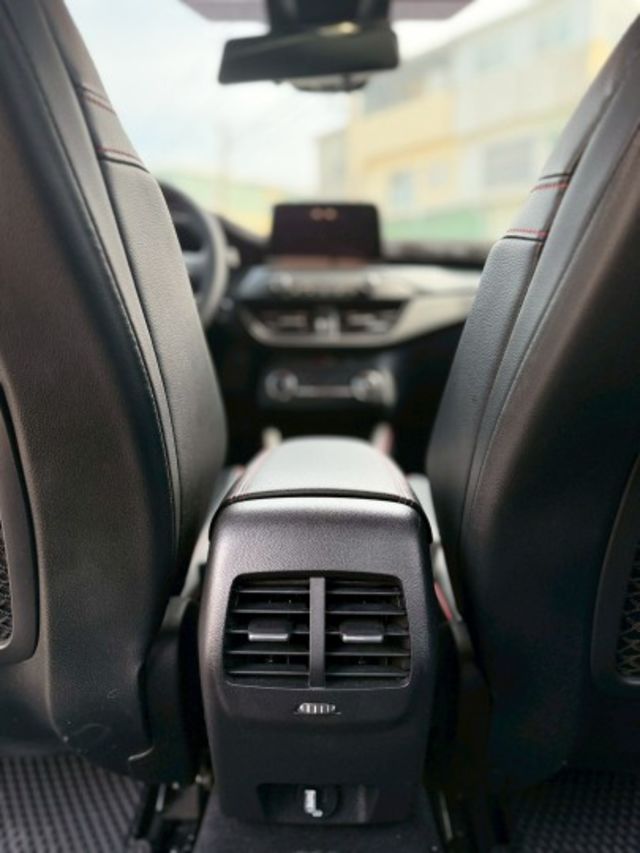 一手車 原鈑件 原廠保養 有ACC跟車 換檔撥片 倒車顯影 免鑰匙  第14張相片