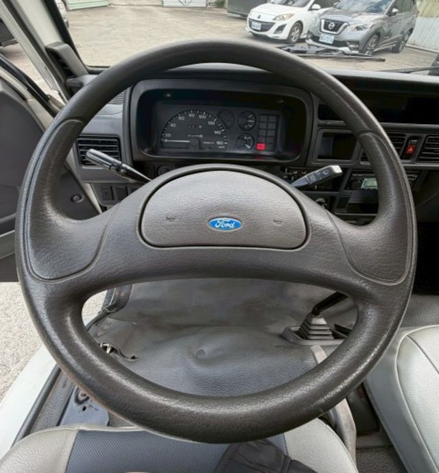 里程跑非常少 僅跑5萬多公里 內裝漂亮  第9張相片