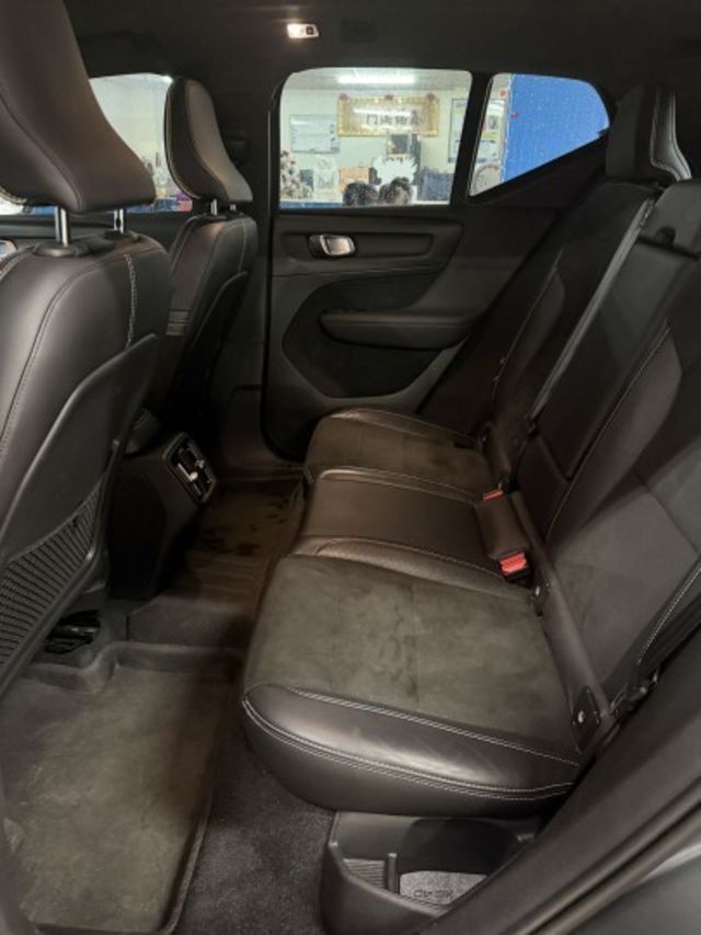 T4 R-Design  有ACC跟車 倒車顯影 盲點偵測 免鑰匙系統 全景天窗  第5張相片