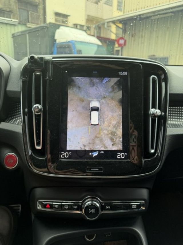 T4 R-Design  有ACC跟車 倒車顯影 盲點偵測 免鑰匙系統 全景天窗  第12張相片