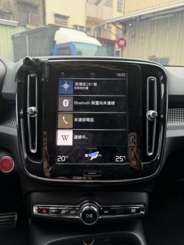 T4 R-Design  有ACC跟車 倒車顯影 盲點偵測 免鑰匙系統 全景天窗  第15張相片