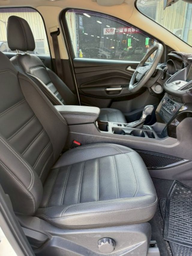 一手車 原鈑件 里程實跑7萬多 有ACC跟車 360度環景 全景天窗  第13張相片