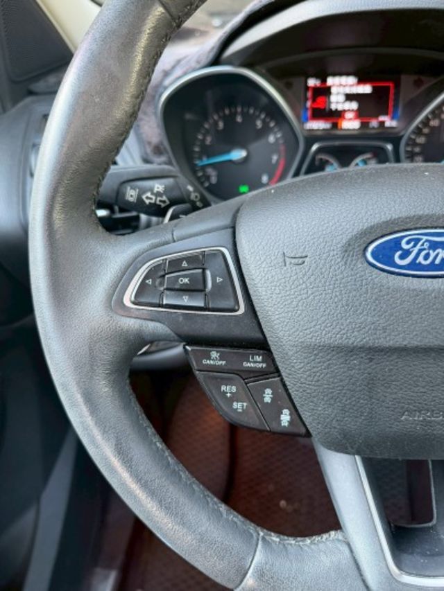 一手車 原鈑件 里程實跑7萬多 有ACC跟車 360度環景 全景天窗  第16張相片