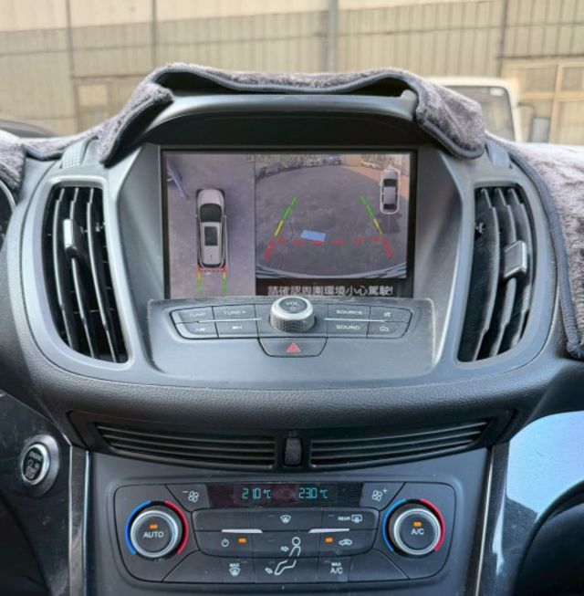 一手車 原鈑件 里程實跑7萬多 有ACC跟車 360度環景 全景天窗  第18張相片