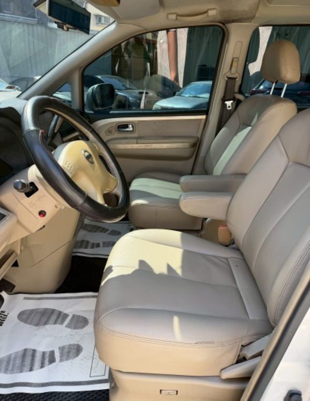 客貨兩用 第三排座椅可收起 車室空間大 載人載物不用擔心  第7張相片