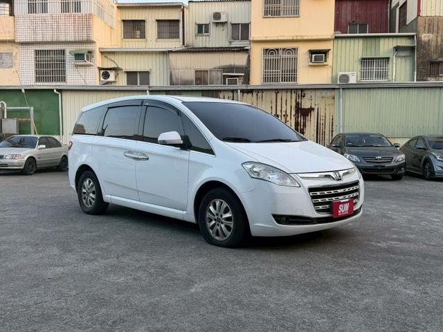 原鈑件 里程僅跑8萬多 有天窗 免鑰匙系統 倒車顯影  第1張相片