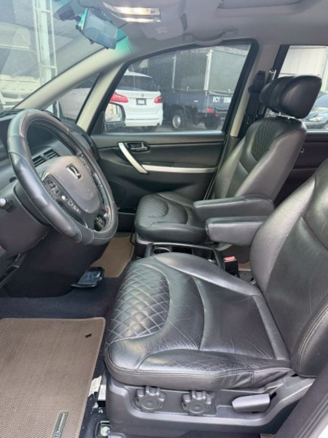 原鈑件 里程僅跑8萬多 有天窗 免鑰匙系統 倒車顯影  第9張相片