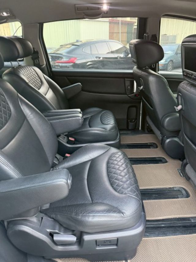 原鈑件 里程僅跑8萬多 有天窗 免鑰匙系統 倒車顯影  第11張相片