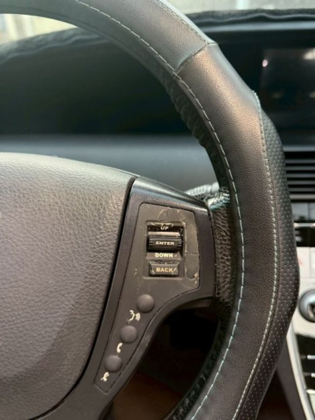 原鈑件 里程僅跑8萬多 有天窗 免鑰匙系統 倒車顯影  第16張相片