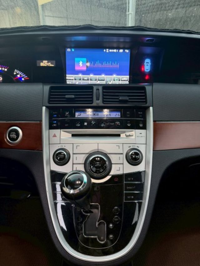 原鈑件 里程僅跑8萬多 有天窗 免鑰匙系統 倒車顯影  第18張相片