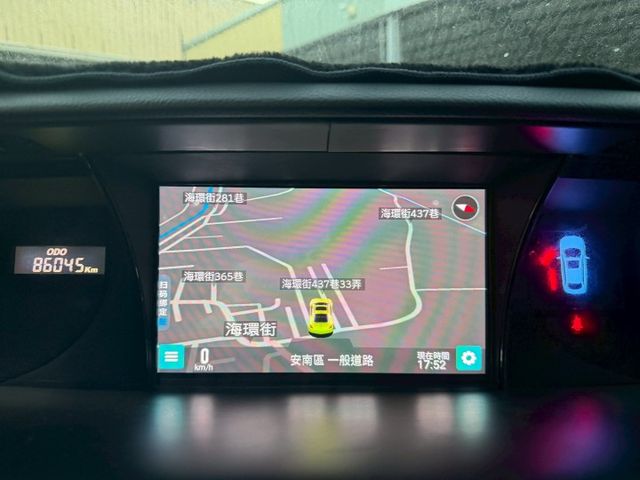 原鈑件 里程僅跑8萬多 有天窗 免鑰匙系統 倒車顯影  第20張相片